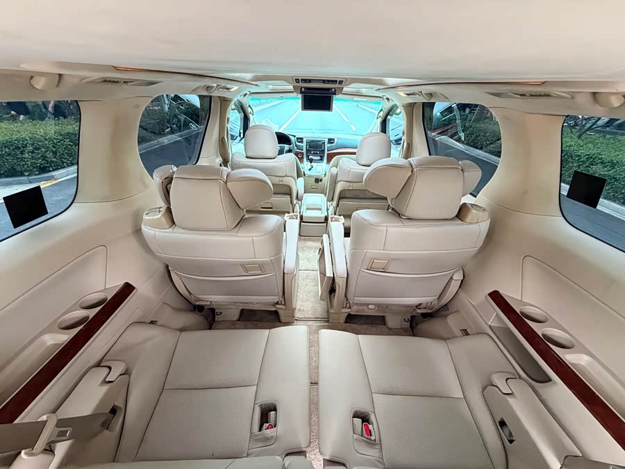 Toyota Alphard 2011, фото 9