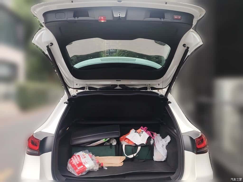Mercedes-Benz EQA, 2023 10