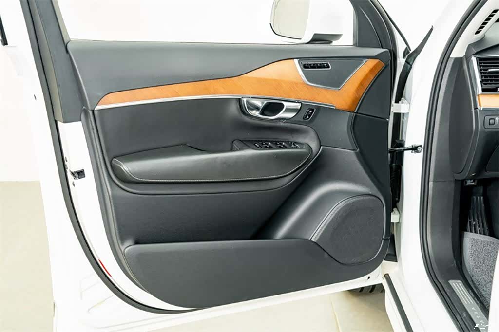 Volvo XC90, 2017 16