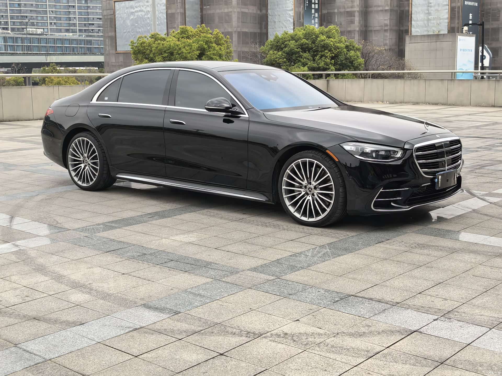 Mercedes-Benz S-Class, 2024 3