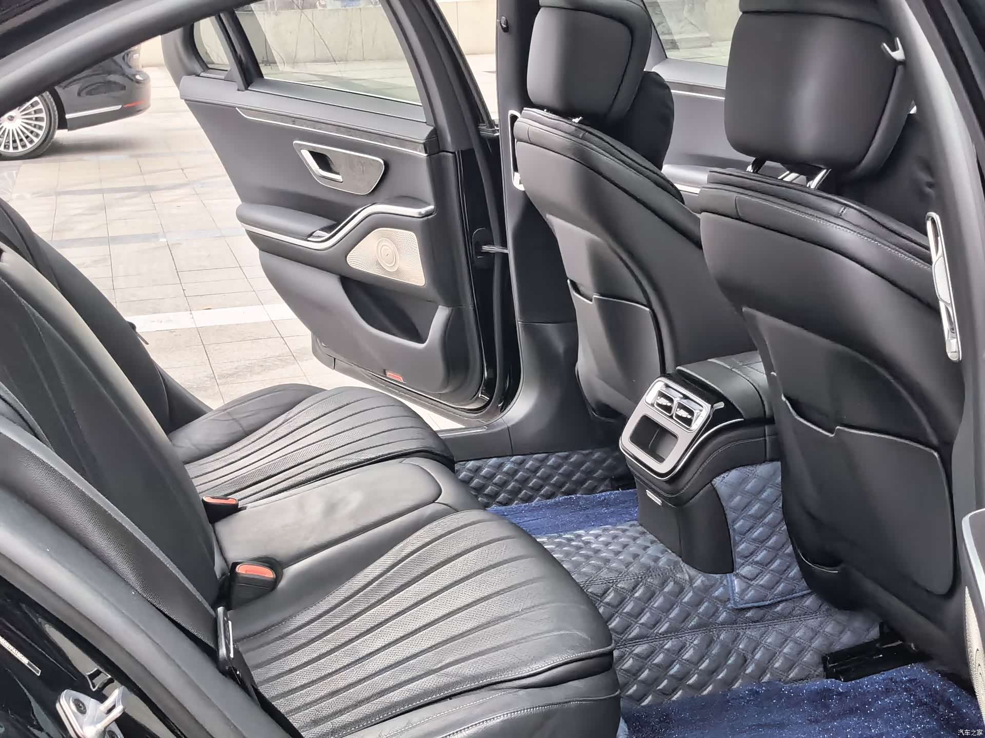 Mercedes-Benz S-Class, 2024 14