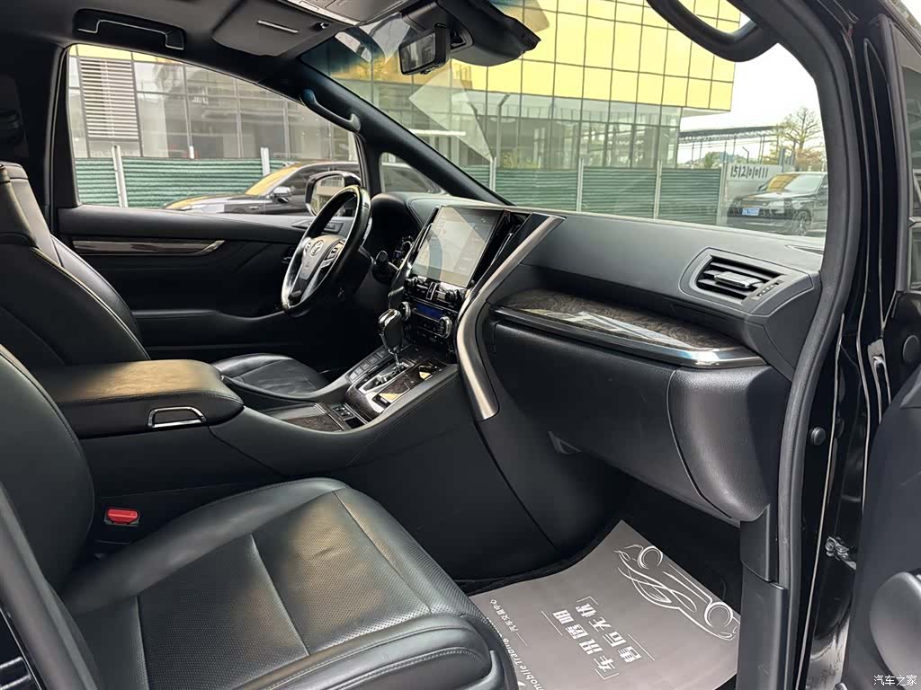Toyota Vellfire, 2021 14