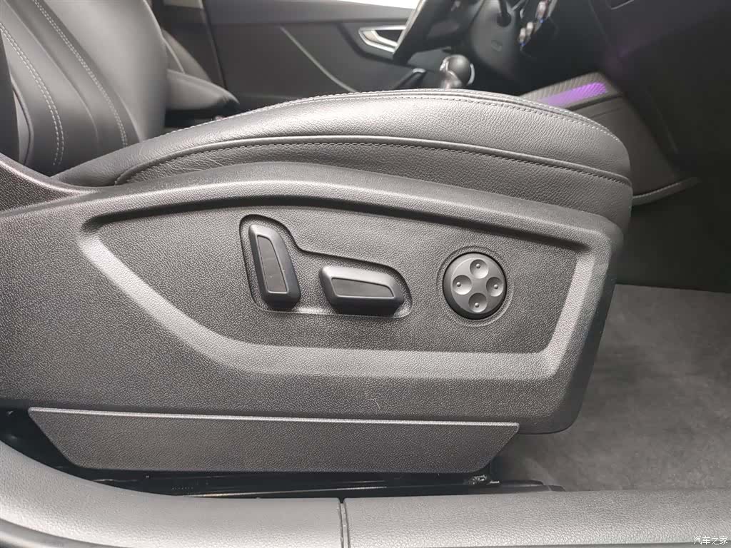 Audi Q2L, 2024 24