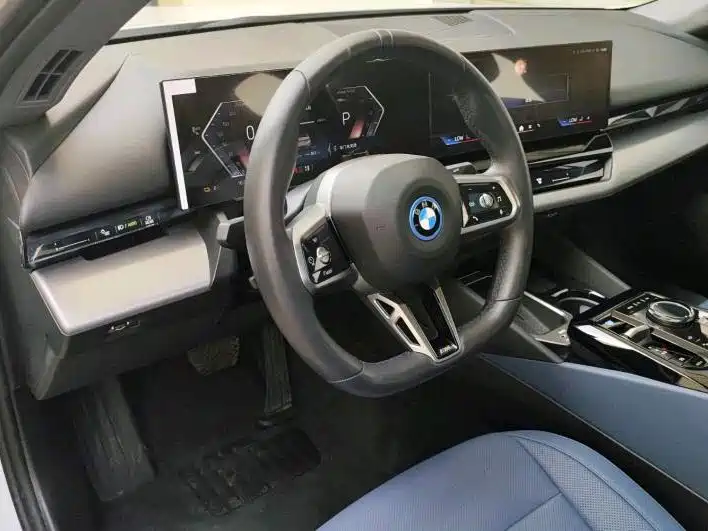 BMW i5