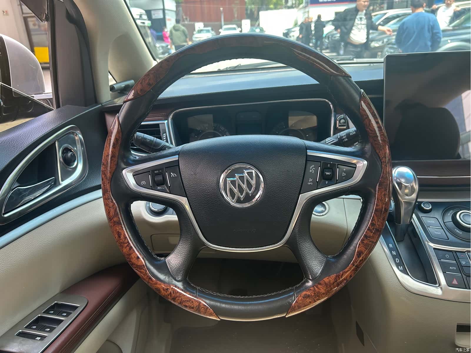 Buick GL8, 2018 10