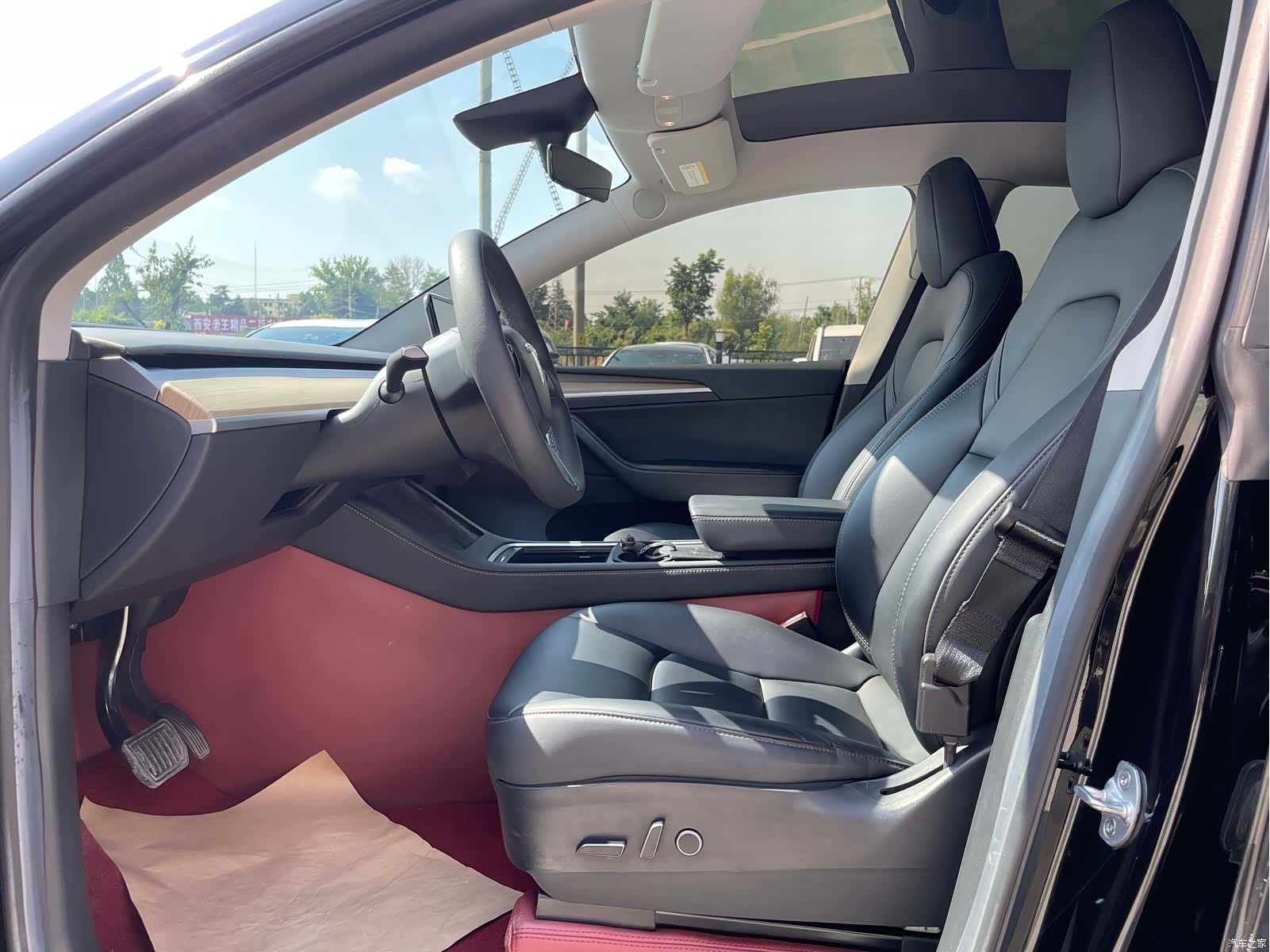 Tesla Model Y, 2022 4