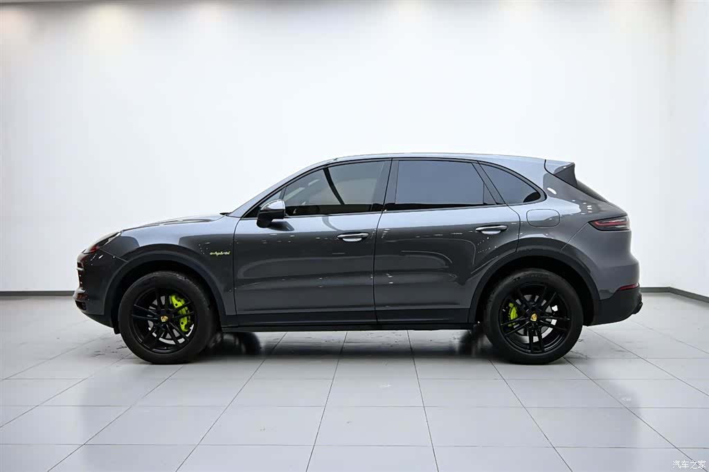 Porsche Cayenne, 2023 все фото