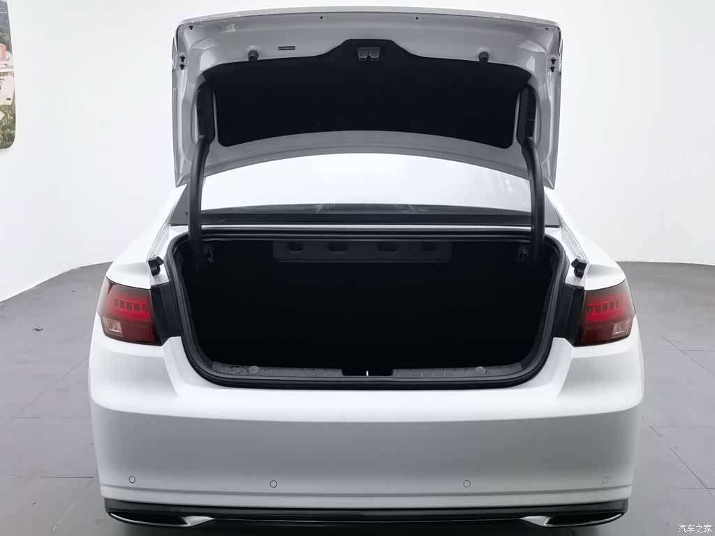 Geely Emgrand, 2021 16