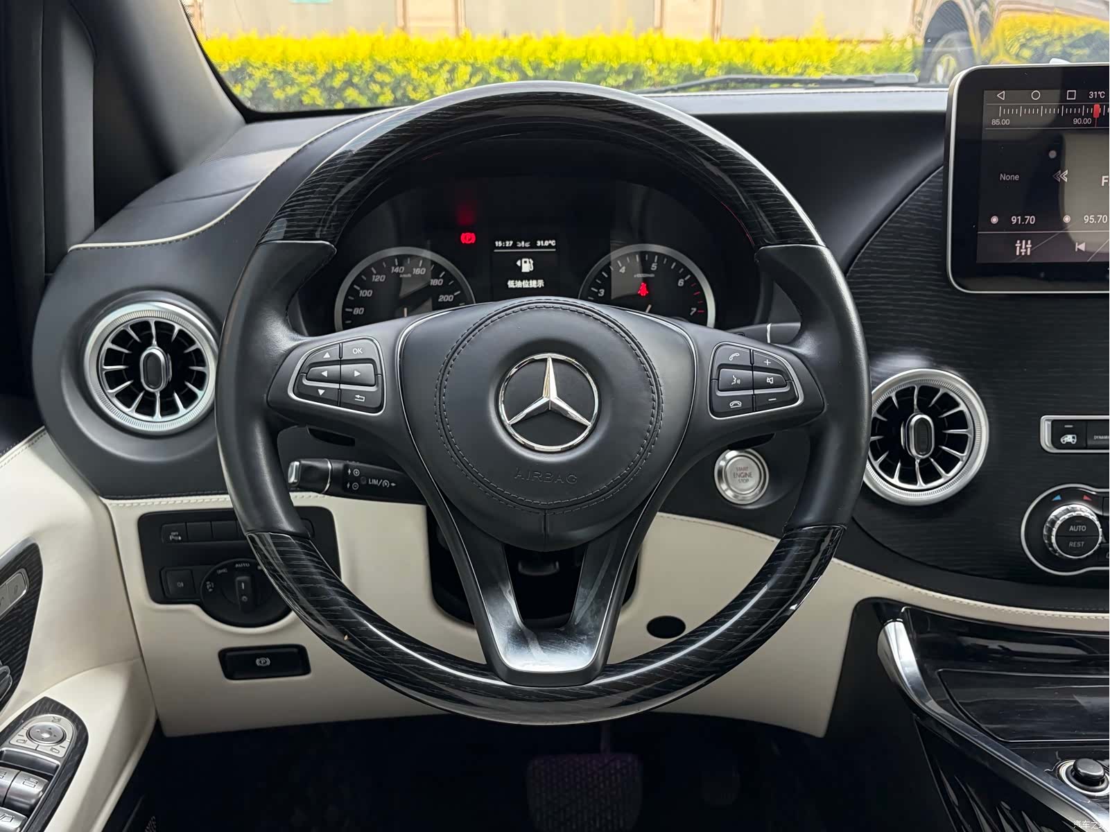 Mercedes-Benz 7, 2023 21
