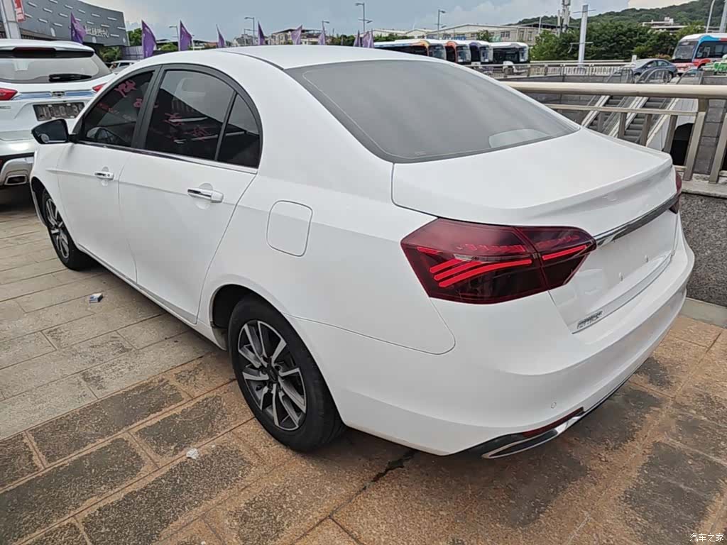 Geely Emgrand, 2021 все фото