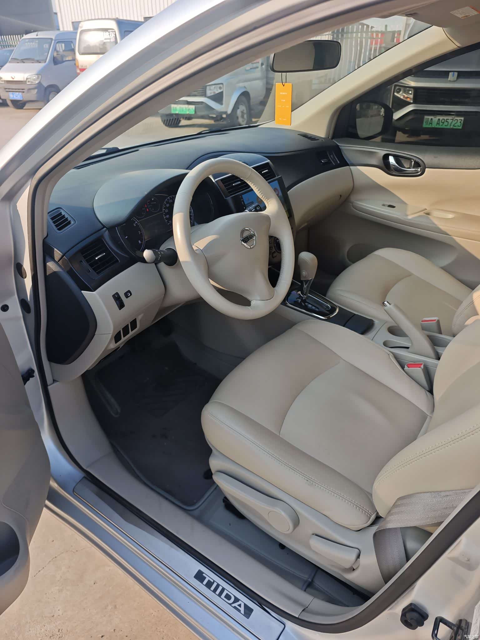 Nissan Tiida, 2013 4