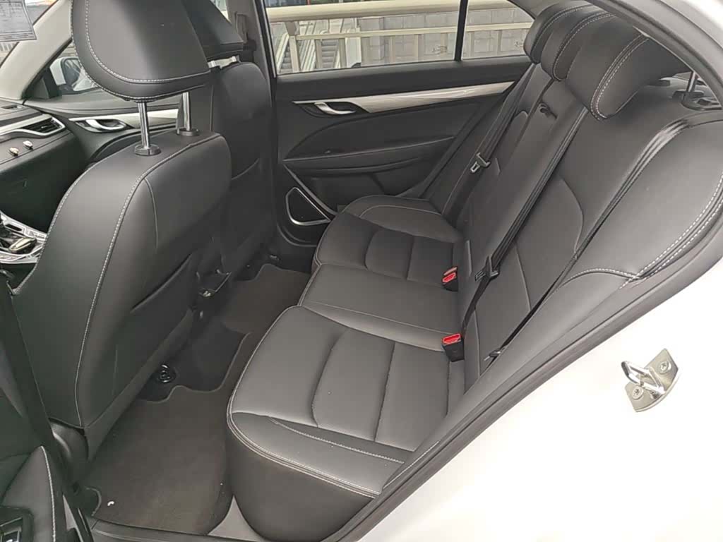 Geely Emgrand, 2021 17