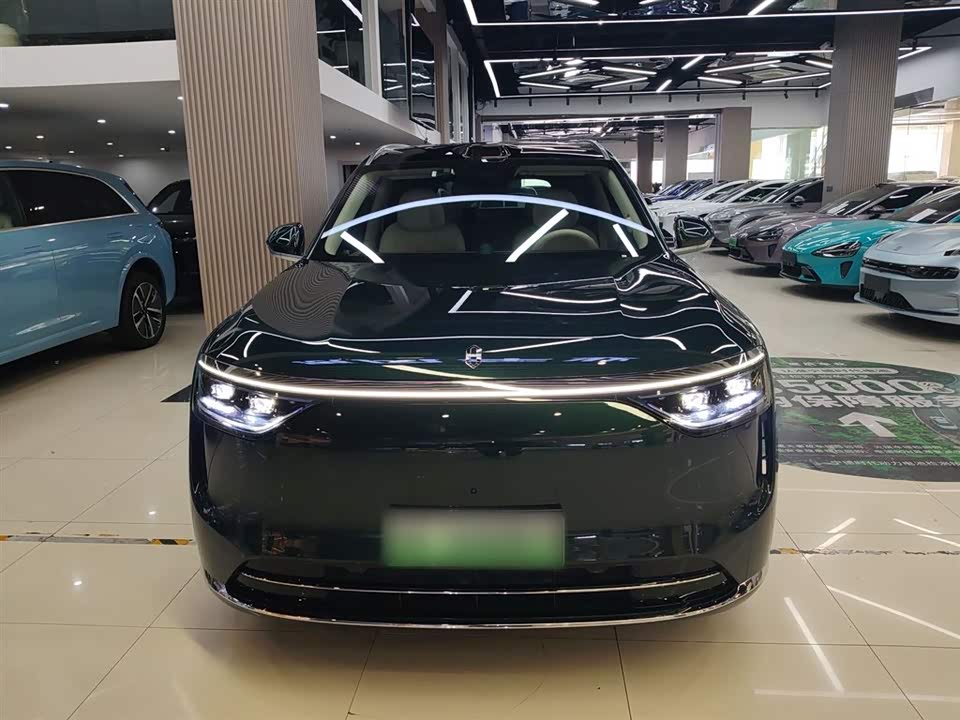 AITO Ask the world M8