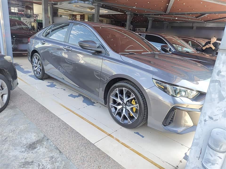 Trumpchi Shadow Leopard