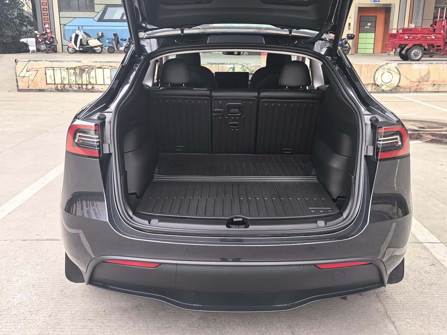 Tesla Model Y, 2024 11
