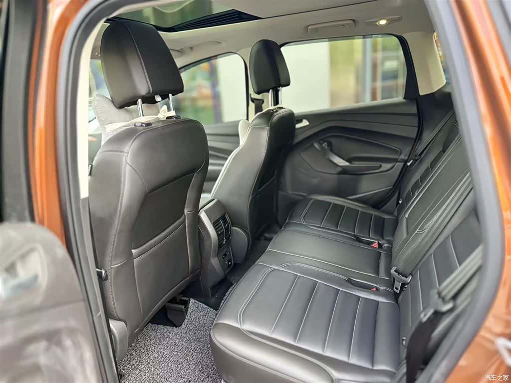Ford Kuga, 2019 10