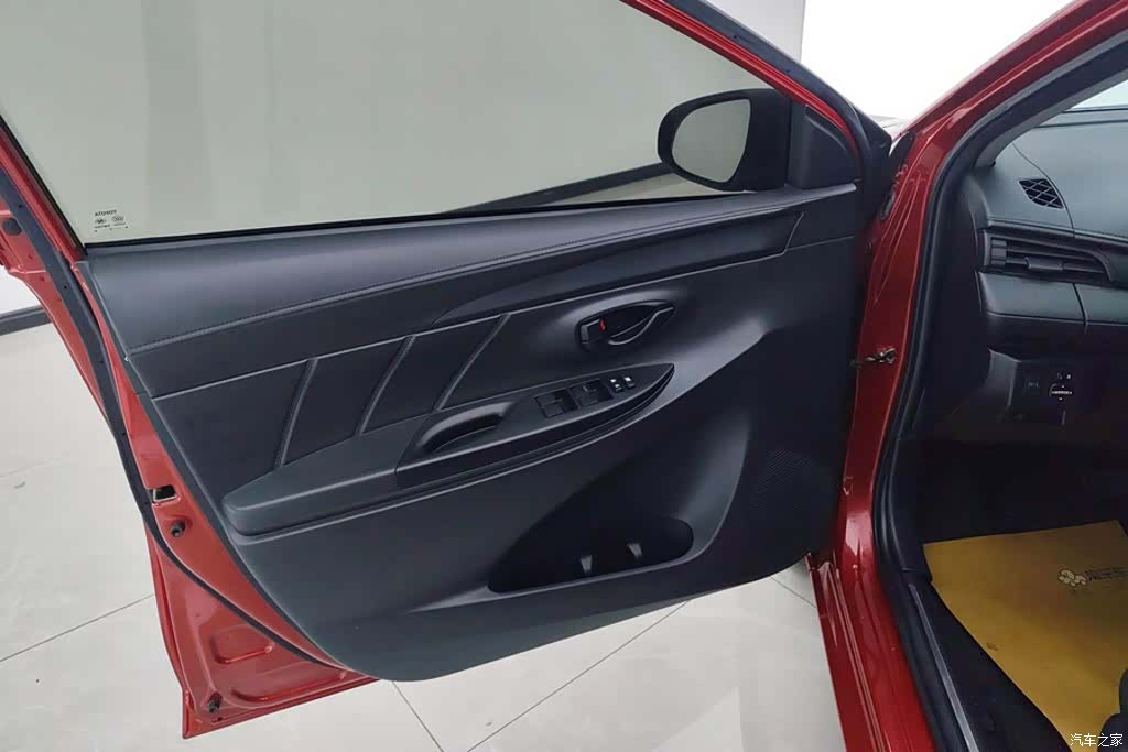 Toyota YARiS L, 2020 7