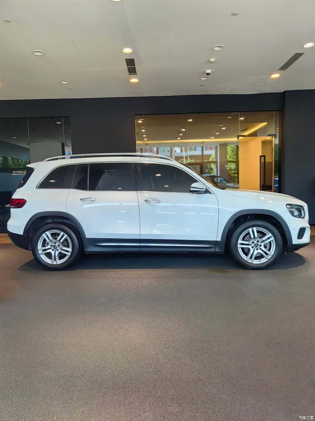 Mercedes-Benz GLB, 2023 3