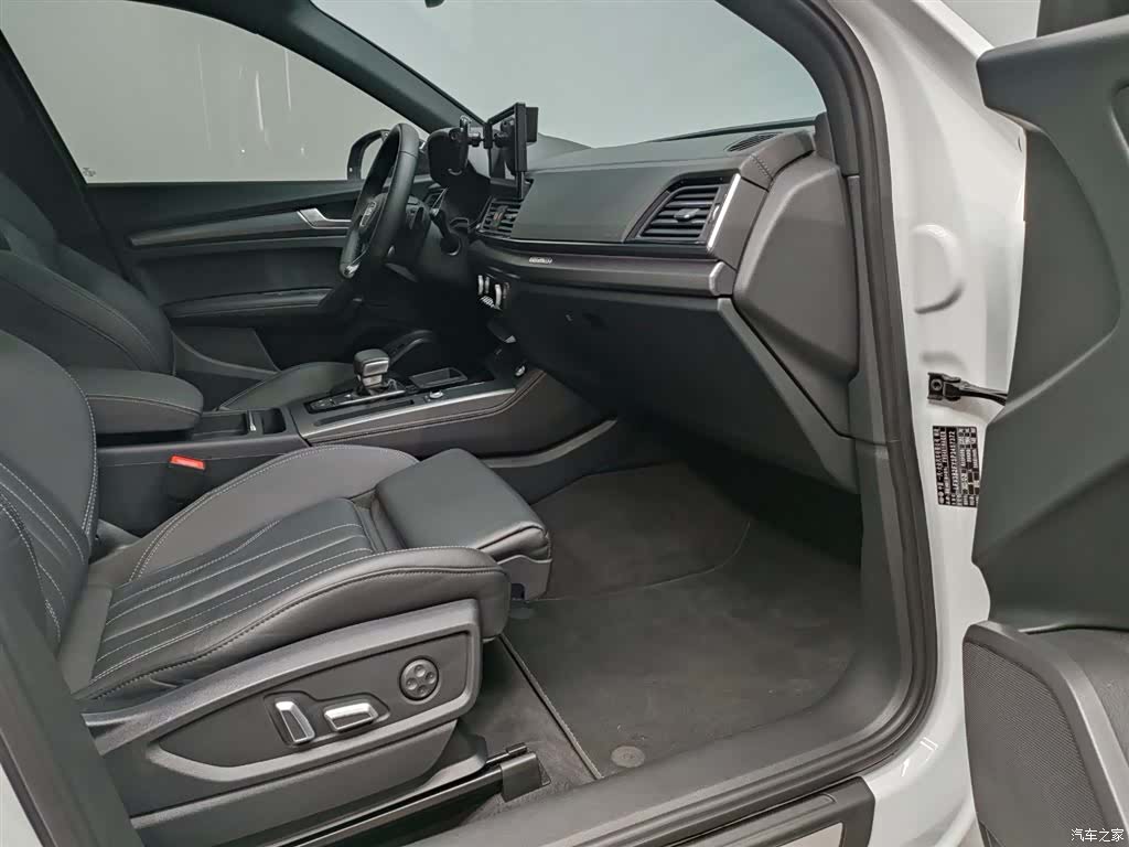 Audi Q5L, 2024 25