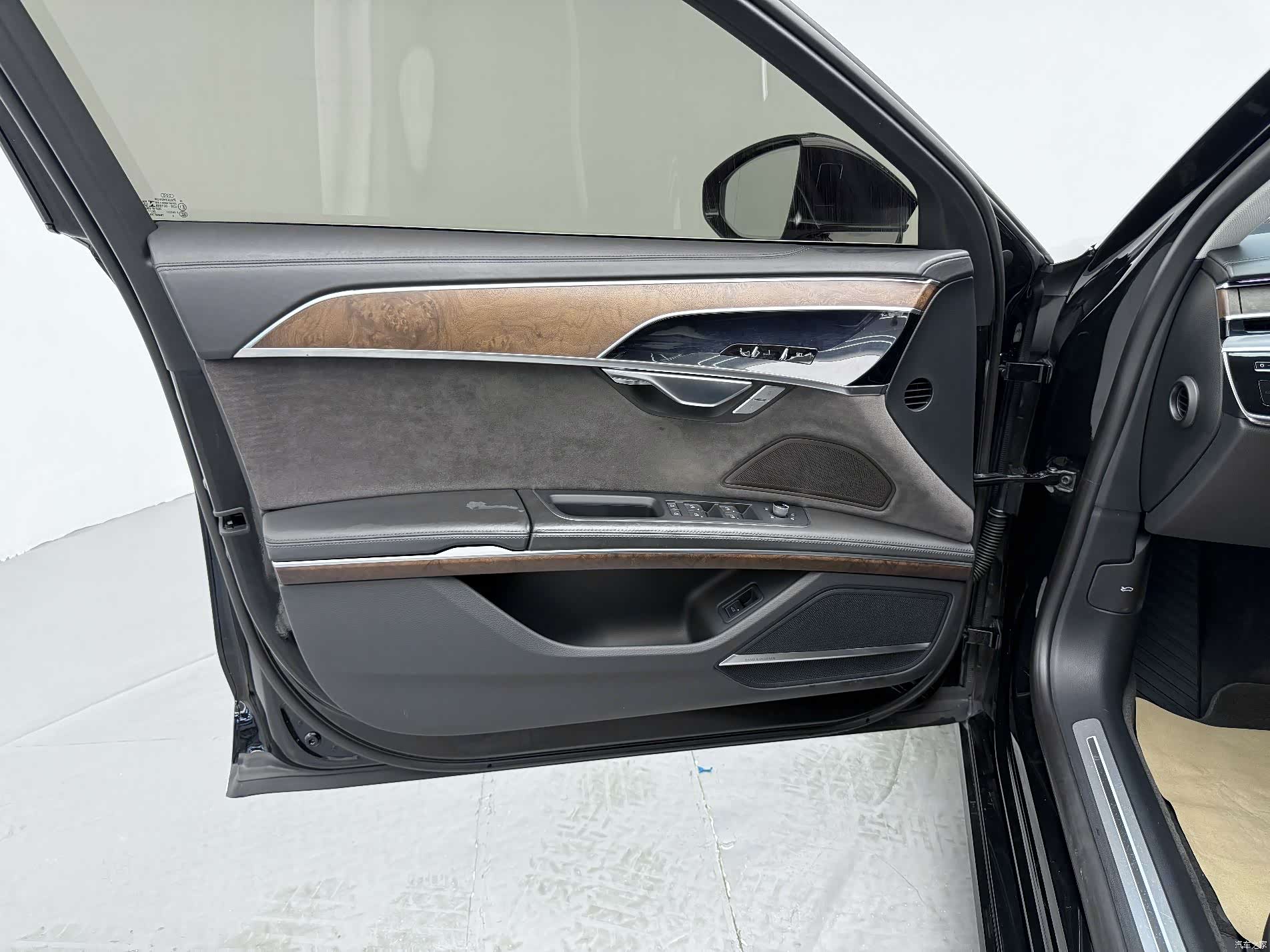 Audi A8L, 2021 4