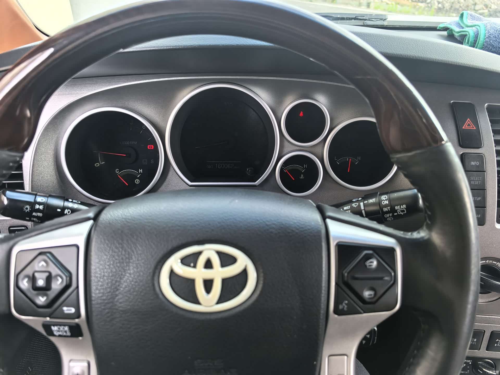 Toyota Sequoia, 2014 8