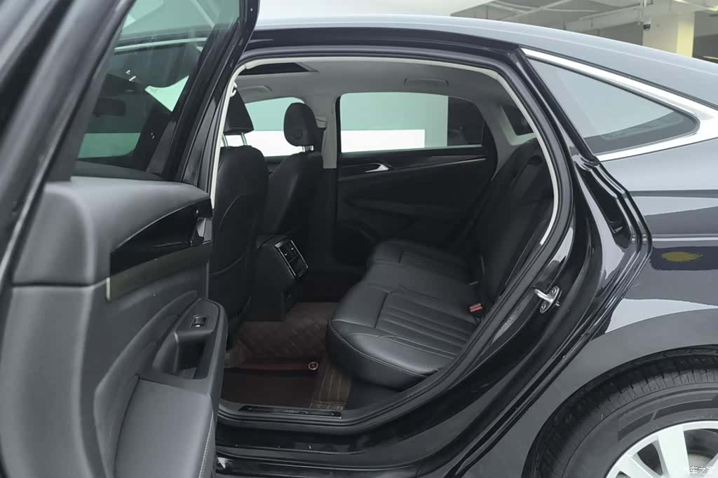 Volkswagen Passat, 2021 11