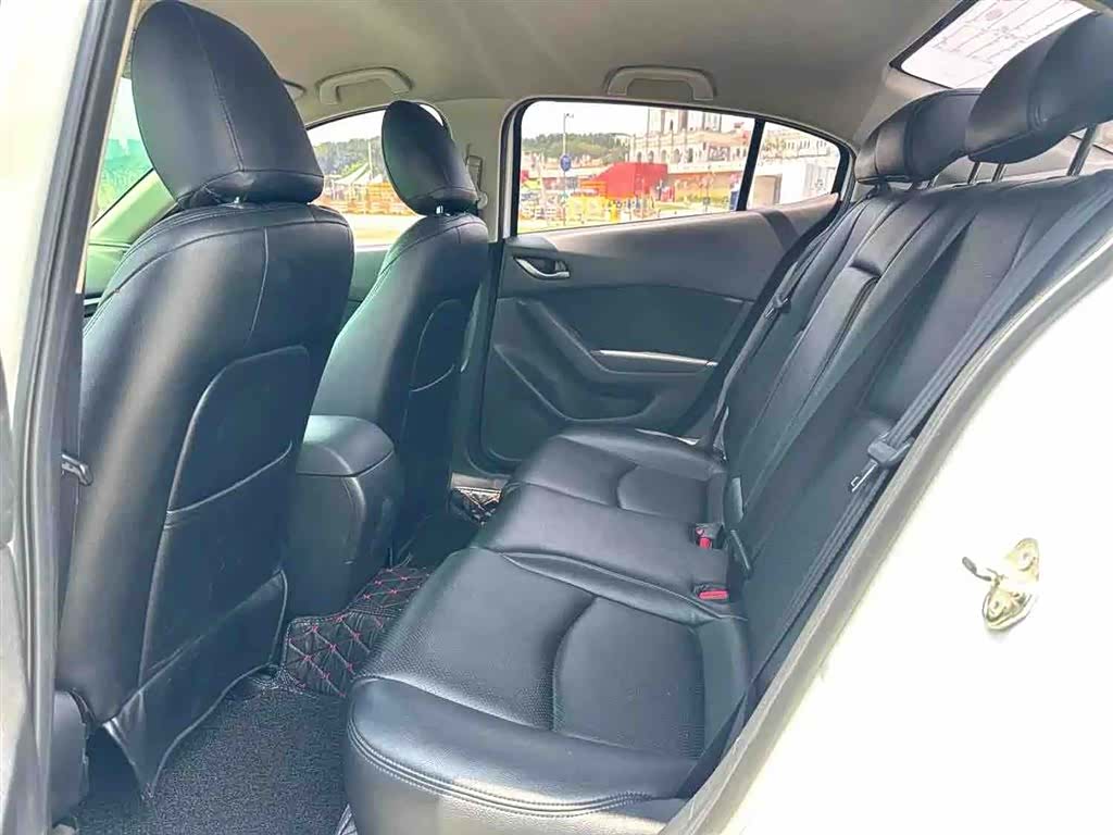 Mazda Mazda3, 2018 все фото