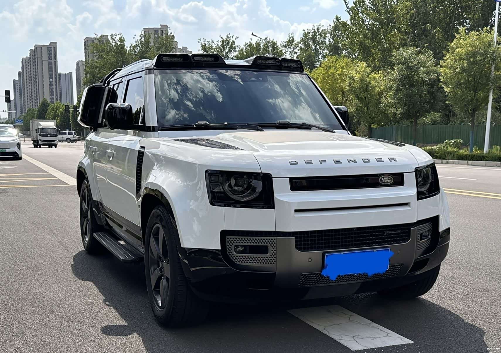 Land Rover Defender, 2021 6