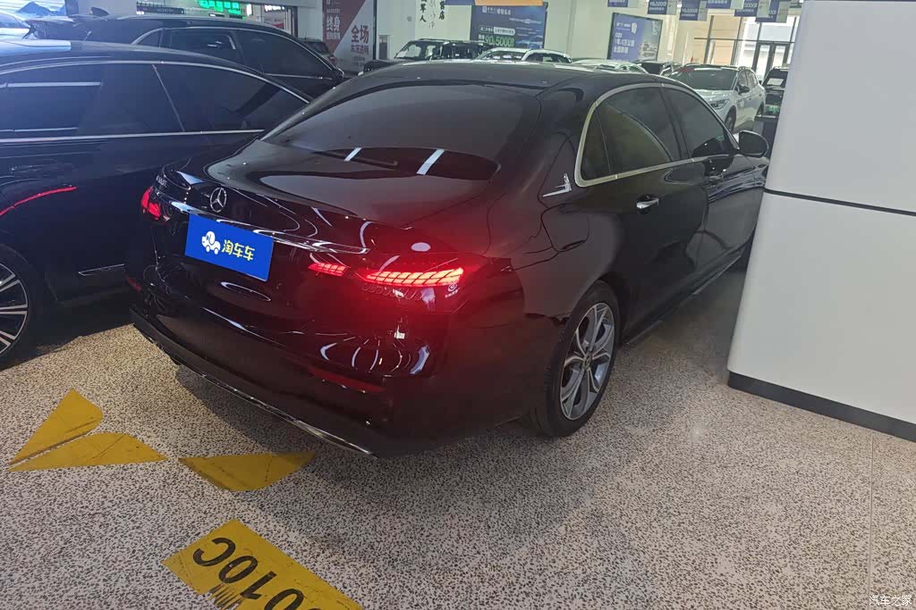 Mercedes-Benz E-Class, 2021 3