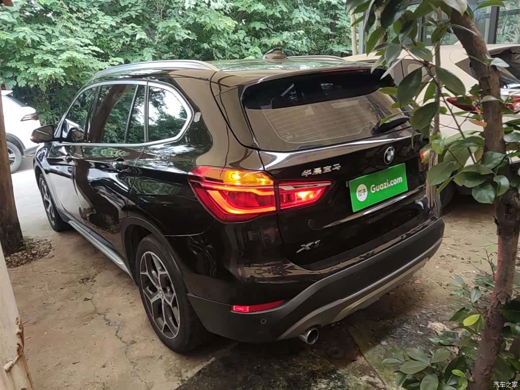 BMW X1, 2018 все фото