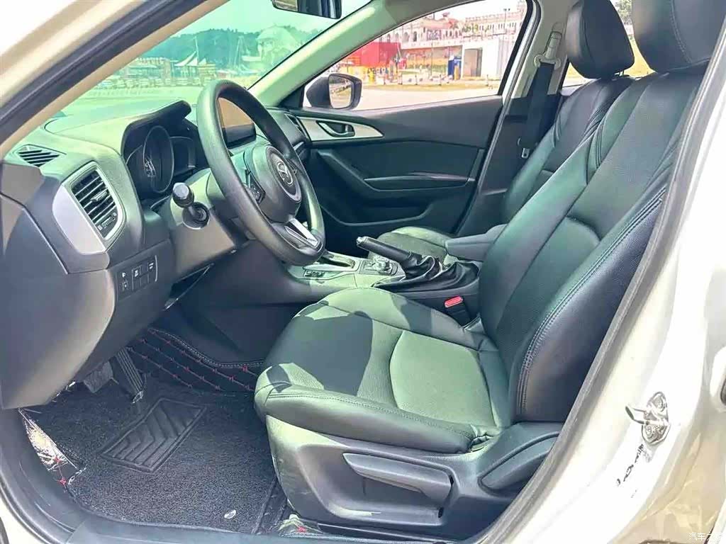 Mazda Mazda3, 2018 4
