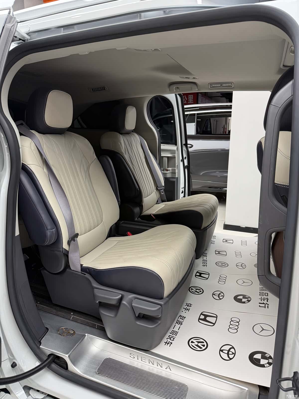 Toyota Sienna, 2023 14