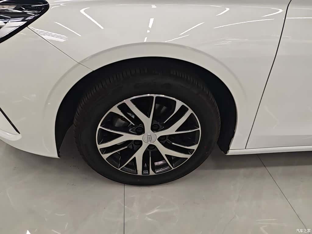 Geely Emgrand, 2025 21
