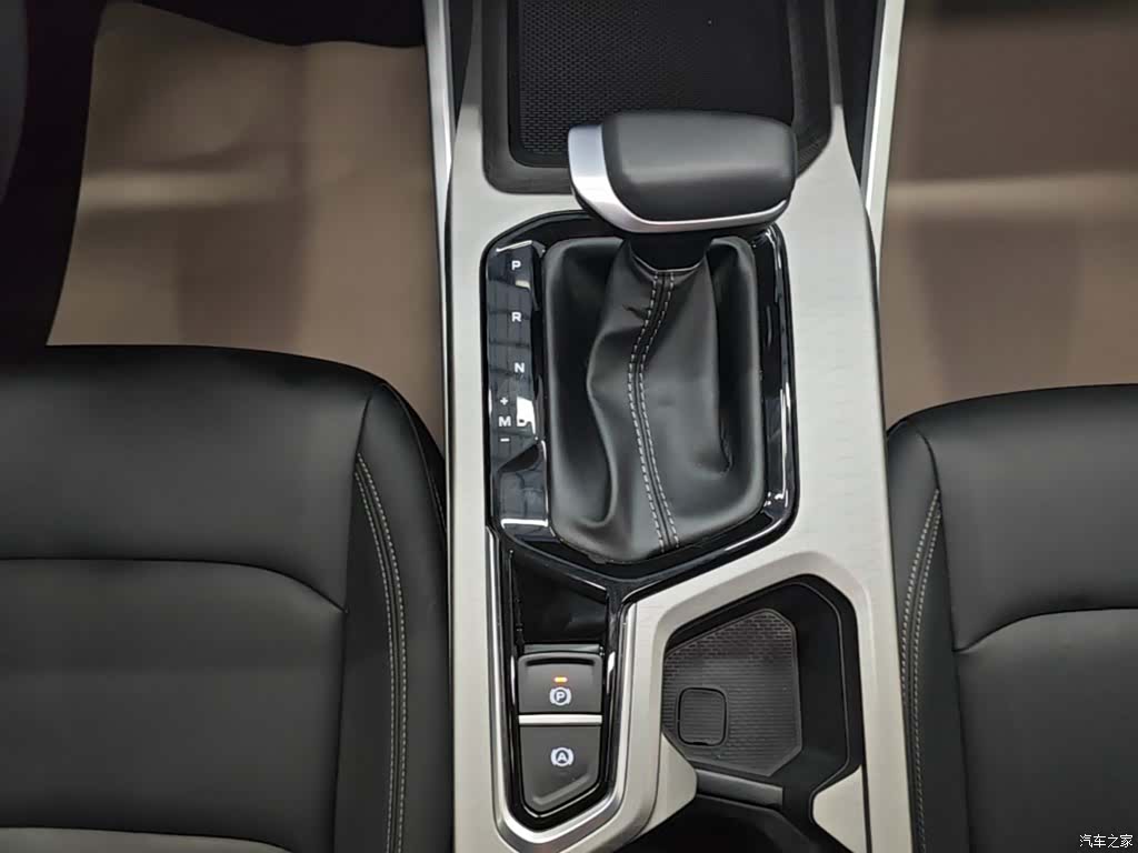 Geely Emgrand, 2025 14