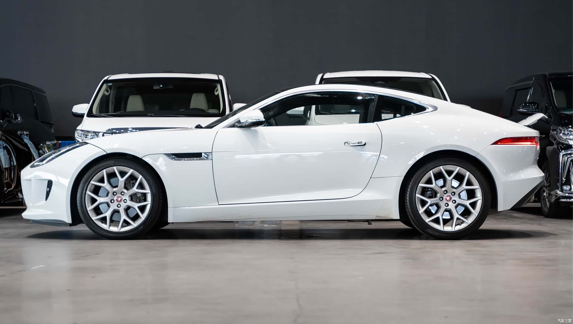 Jaguar F-TYPE, 2015 4