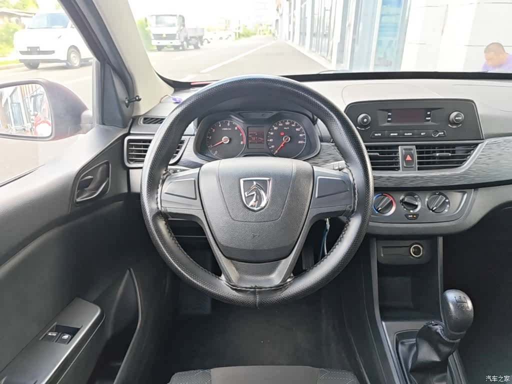 Wuling 310, 2016 11