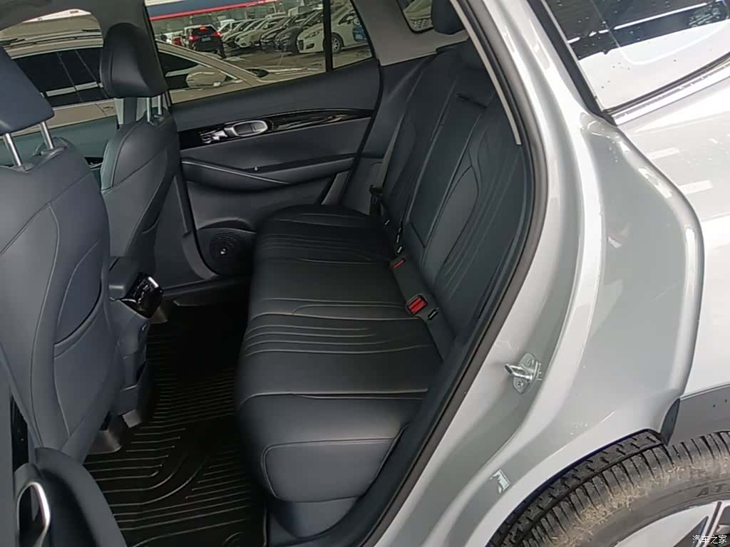 Geely Galaxy E5, 2024 17