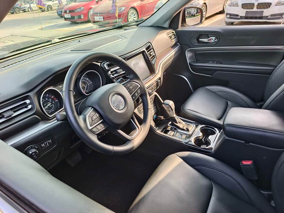 Jeep Grand Commander