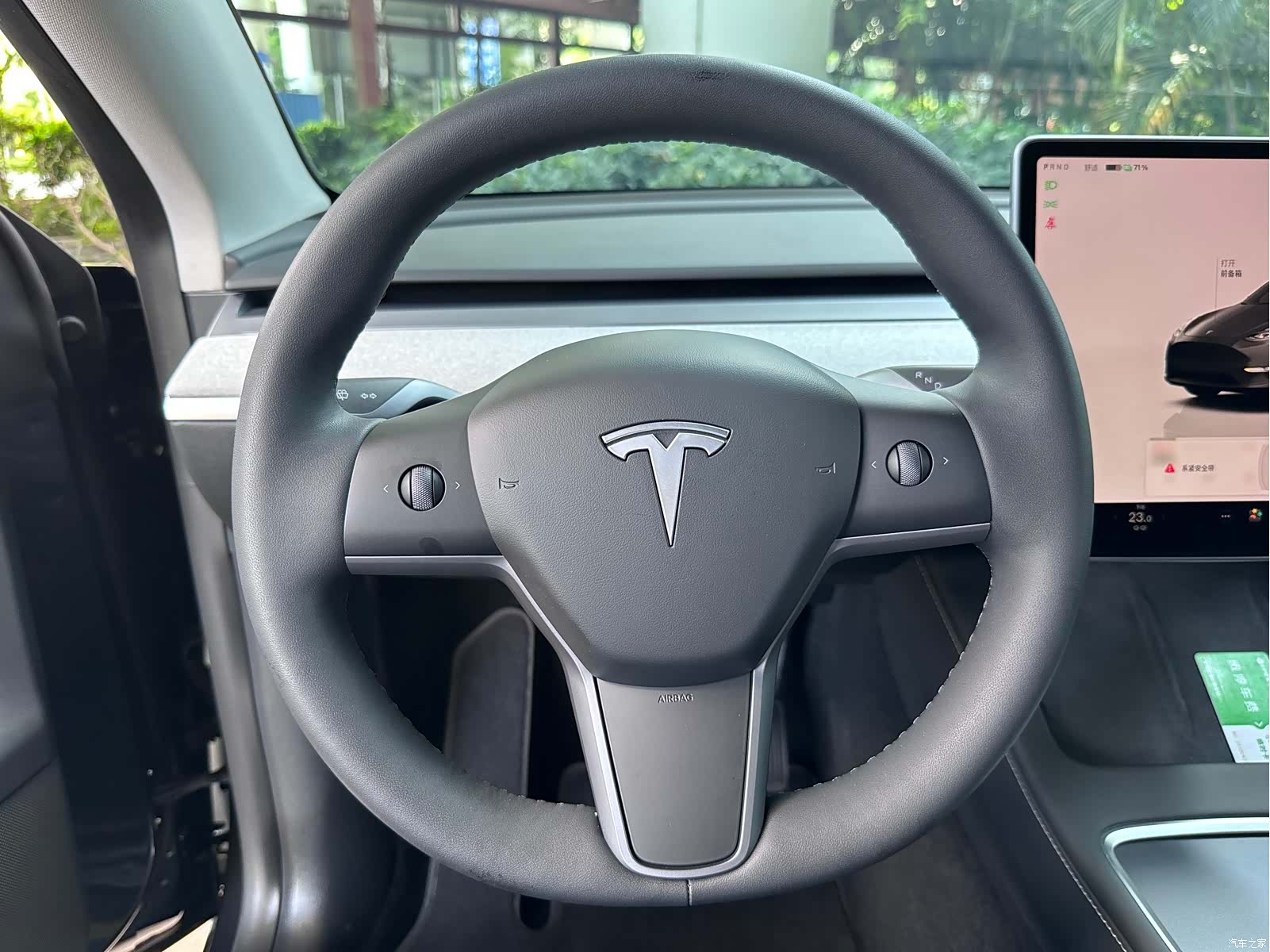 Tesla Model Y, 2024 23