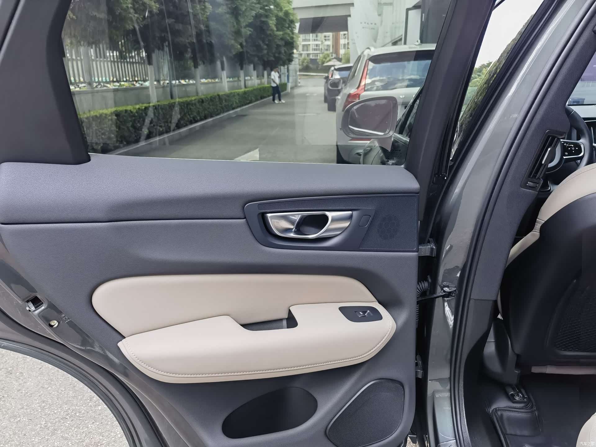 Volvo XC60, 2025 12