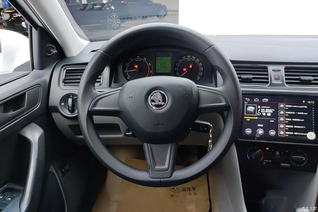 Skoda Rapid, 2016 15