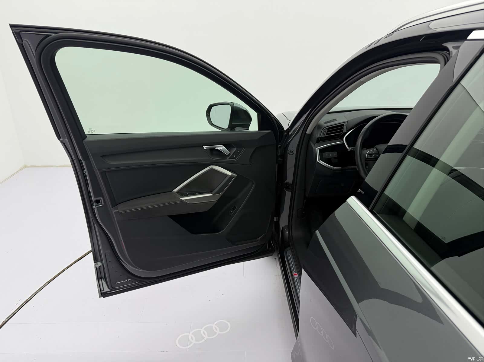 Audi Q3, 2023 20