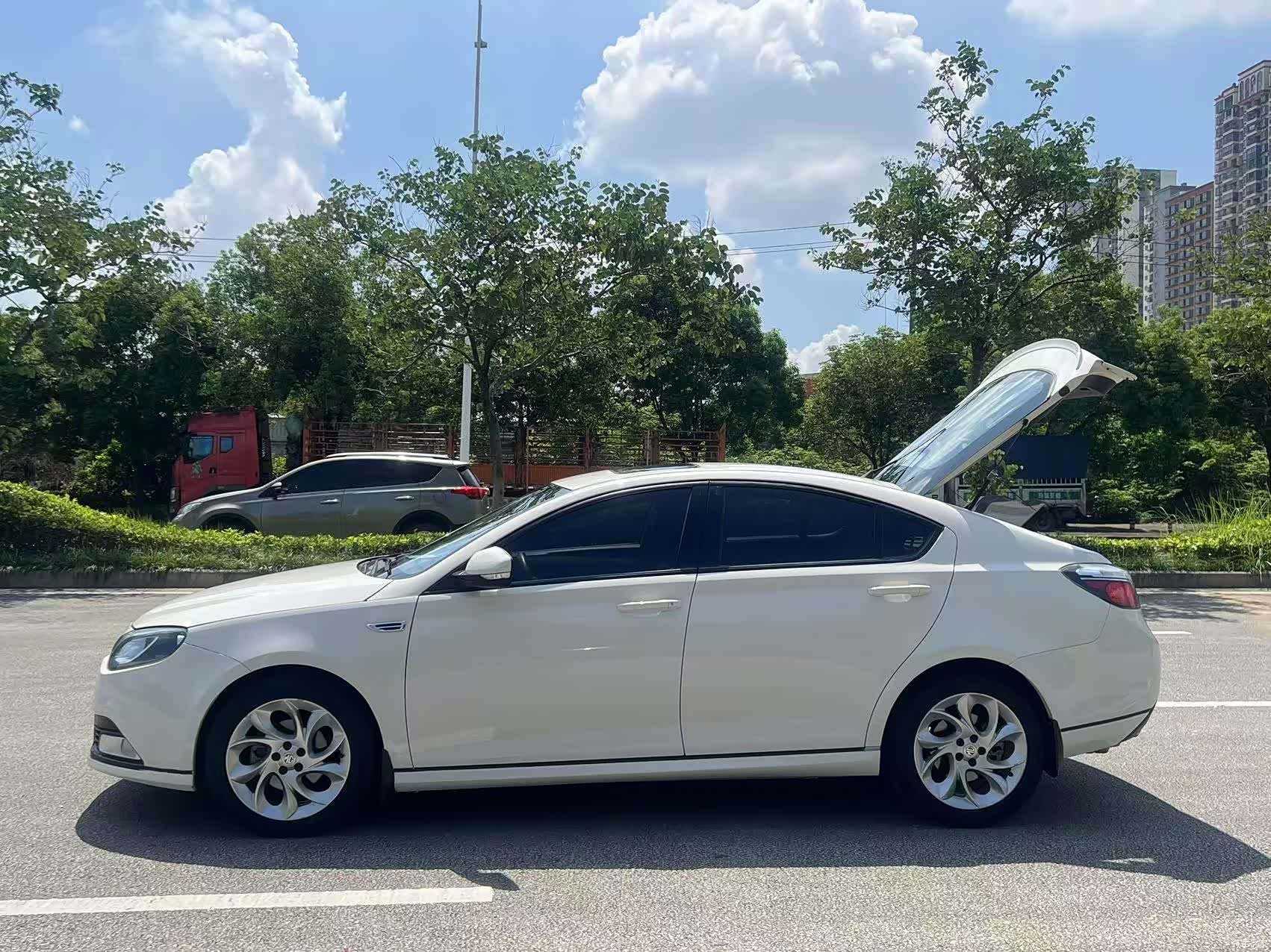 MG MG6, 2014 4
