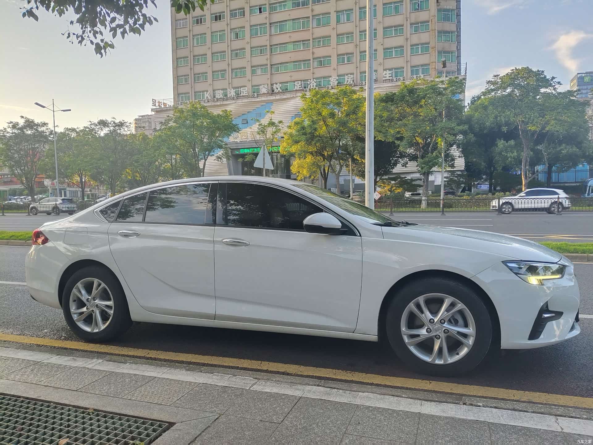 Buick Regal, 2020 4