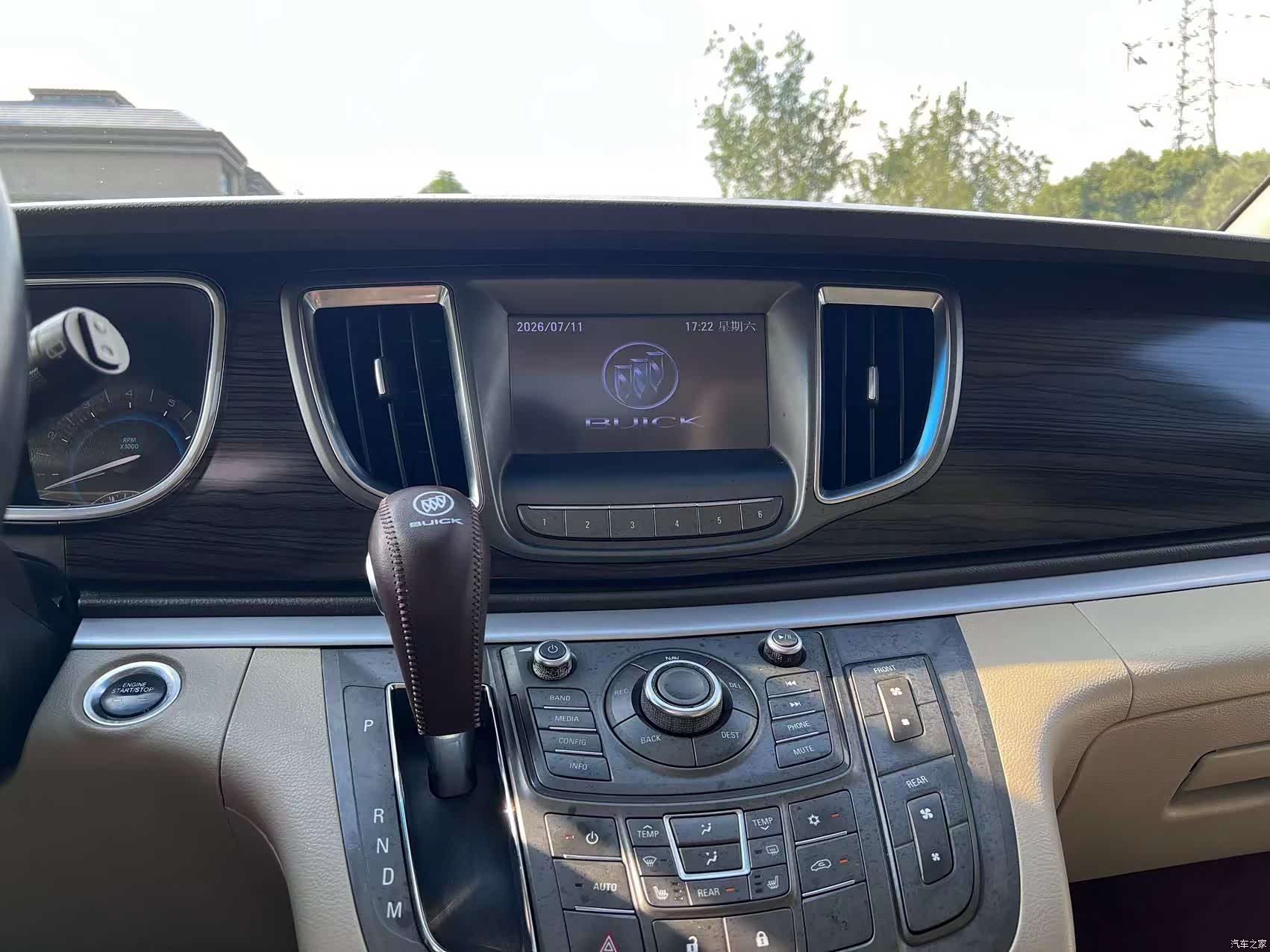 Buick GL8, 2014 13