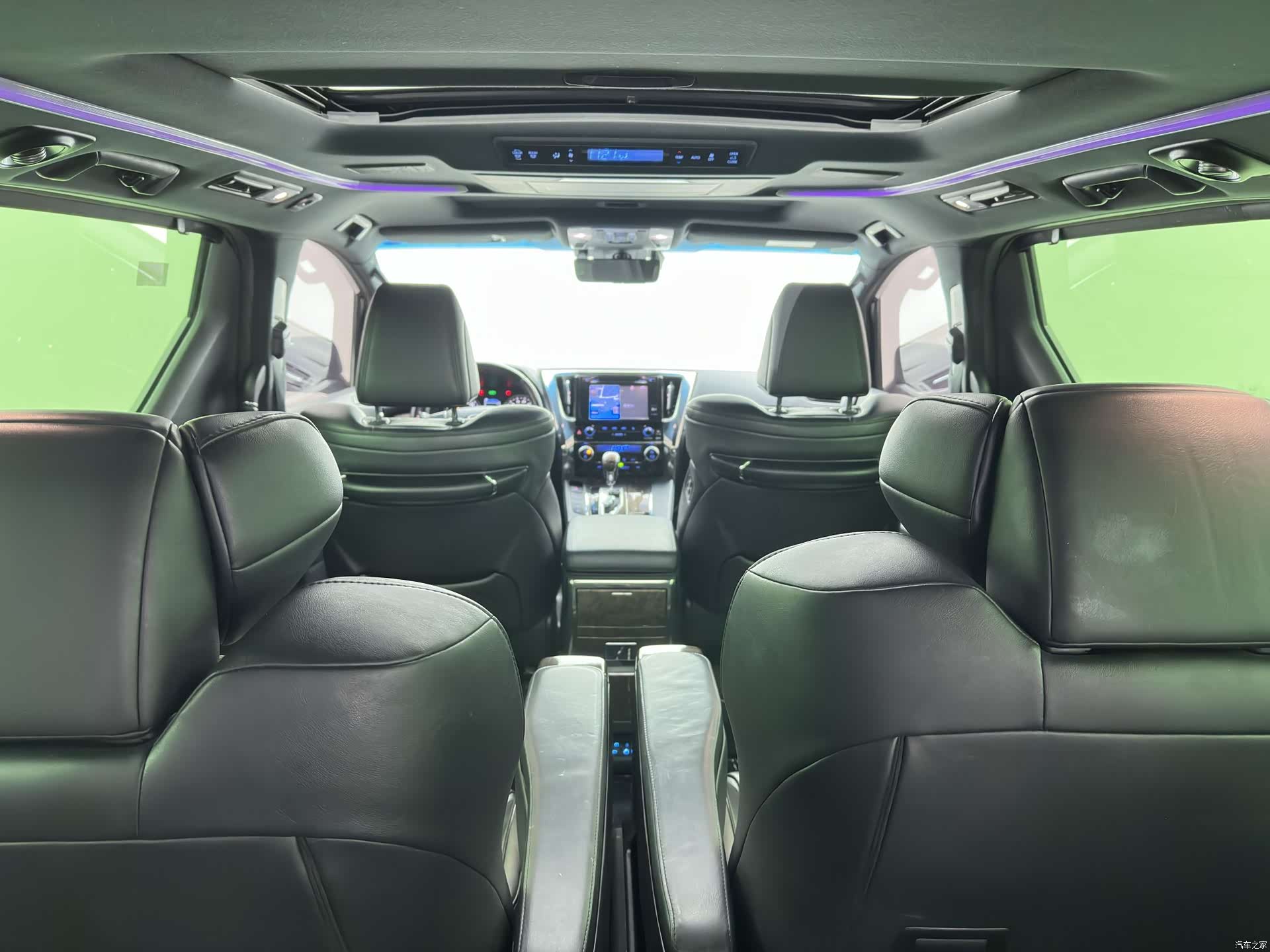 Toyota Alphard, 2019 29