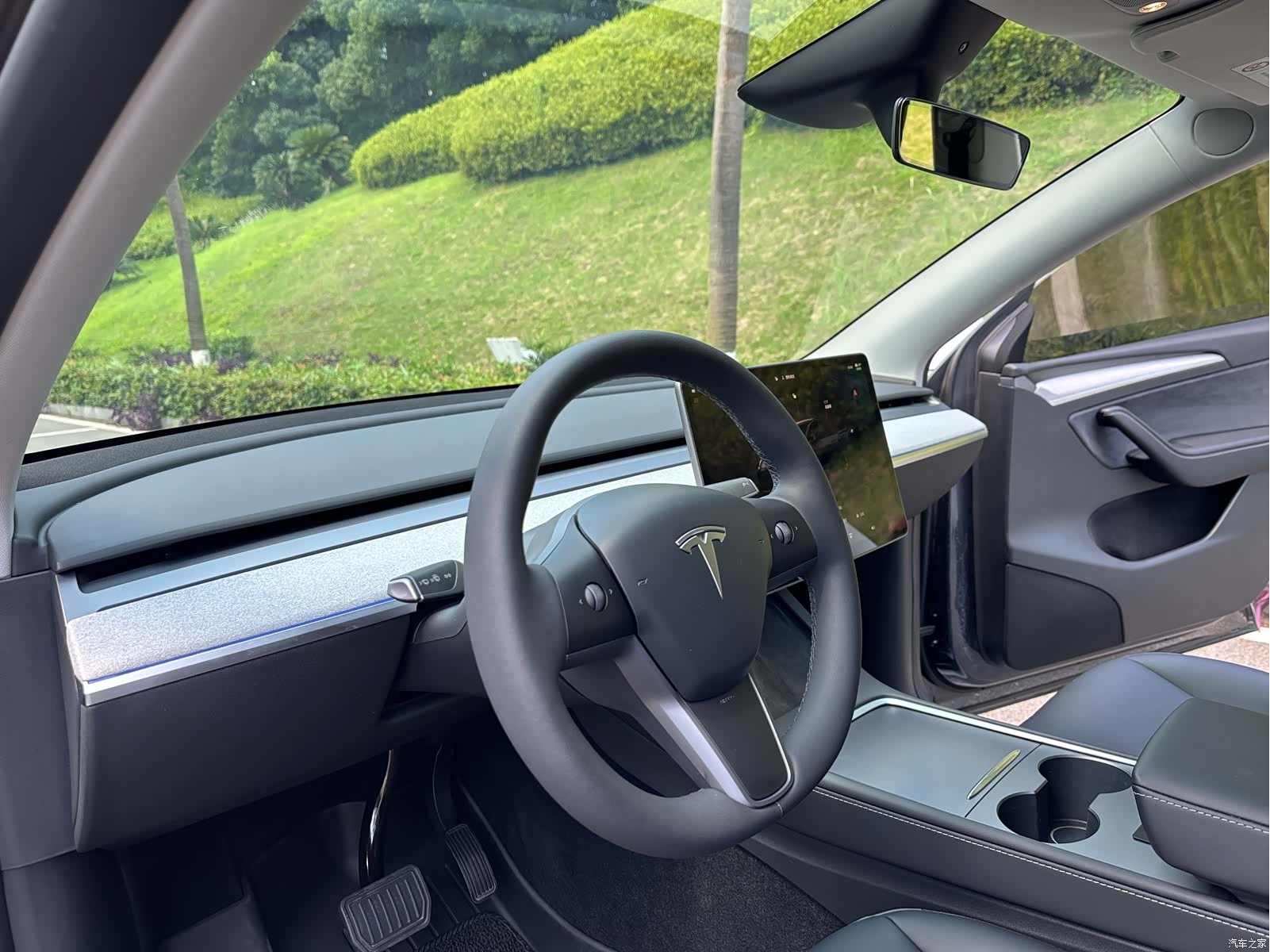 Tesla Model Y, 2024 4
