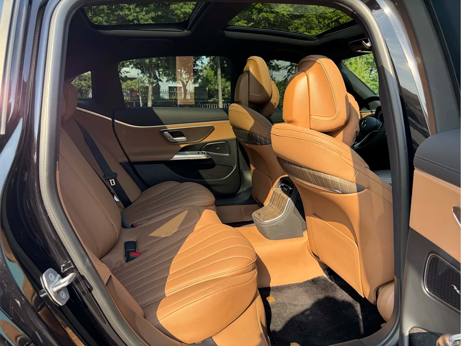 Mercedes-Benz E-Class, 2024 13