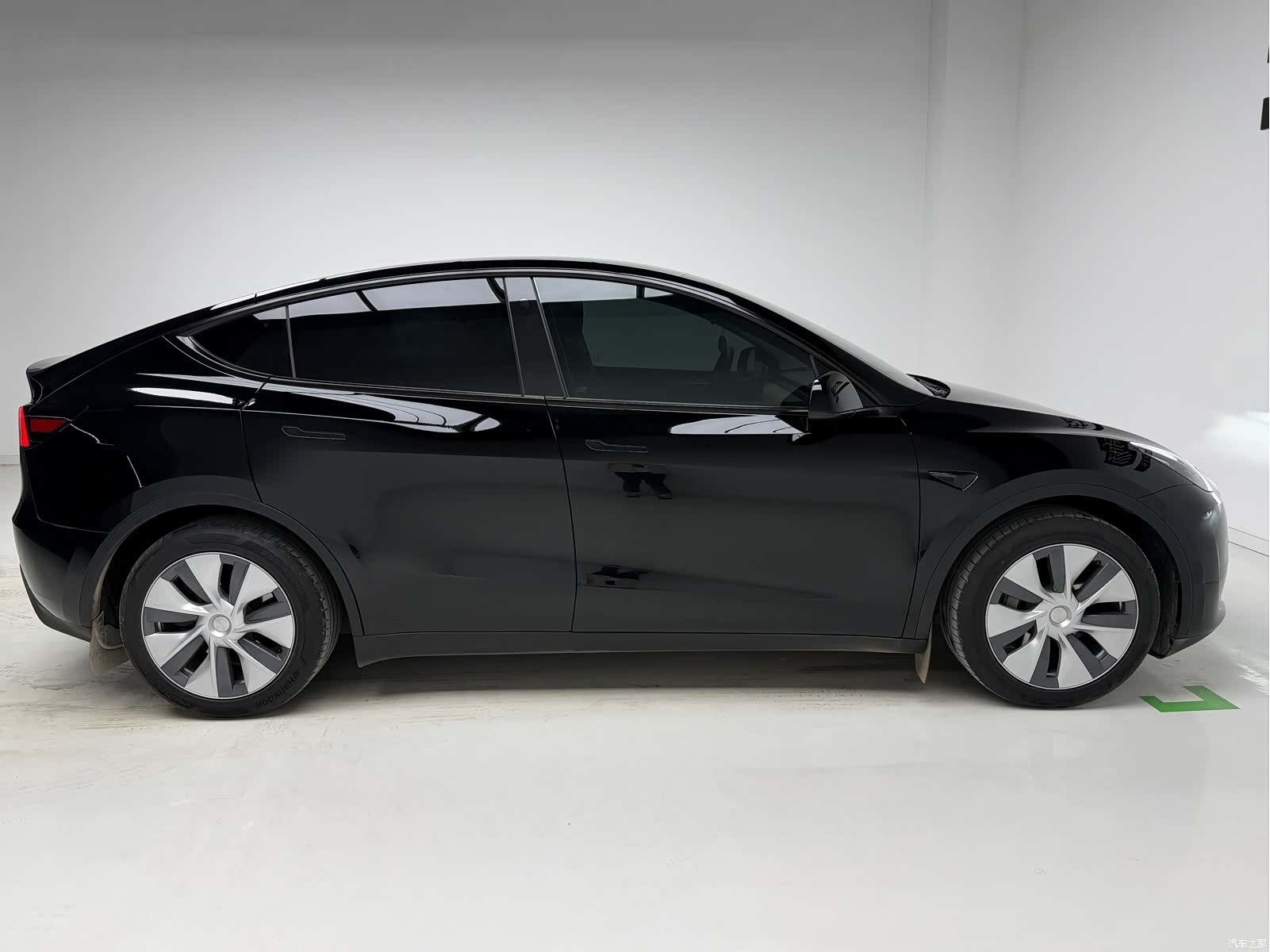 Tesla Model Y, 2023 7