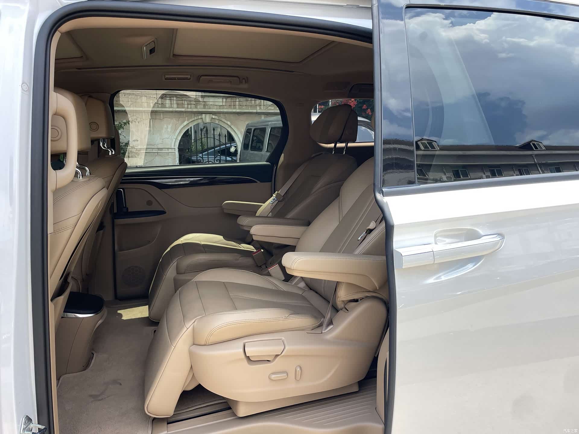 Buick GL8, 2017 17